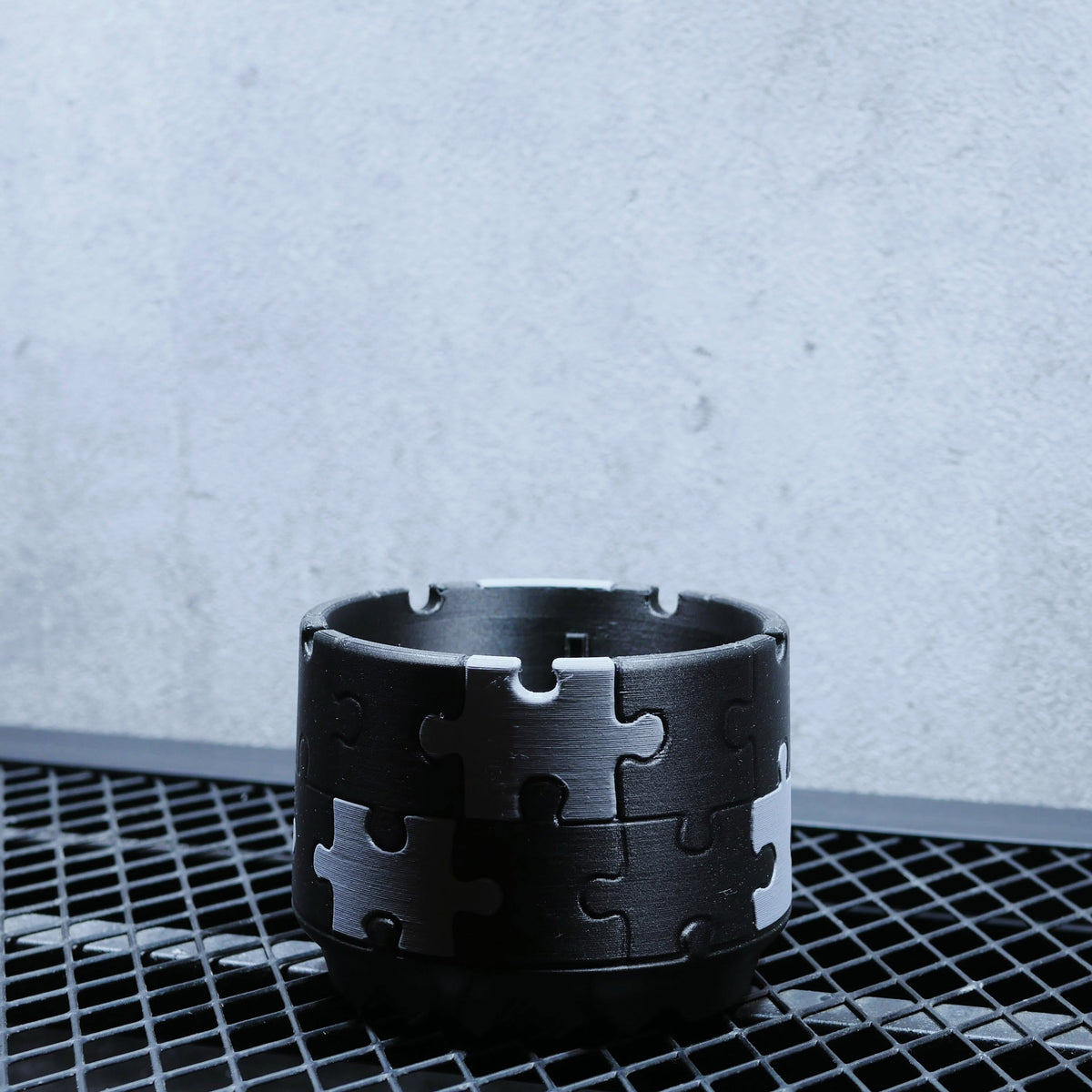 POT PUZZLE LIMITED SIZE S 3.5号サイズ鉢 マットブラック × アーバングレー 商品画像6｜SOCIAL PLANT WORKS