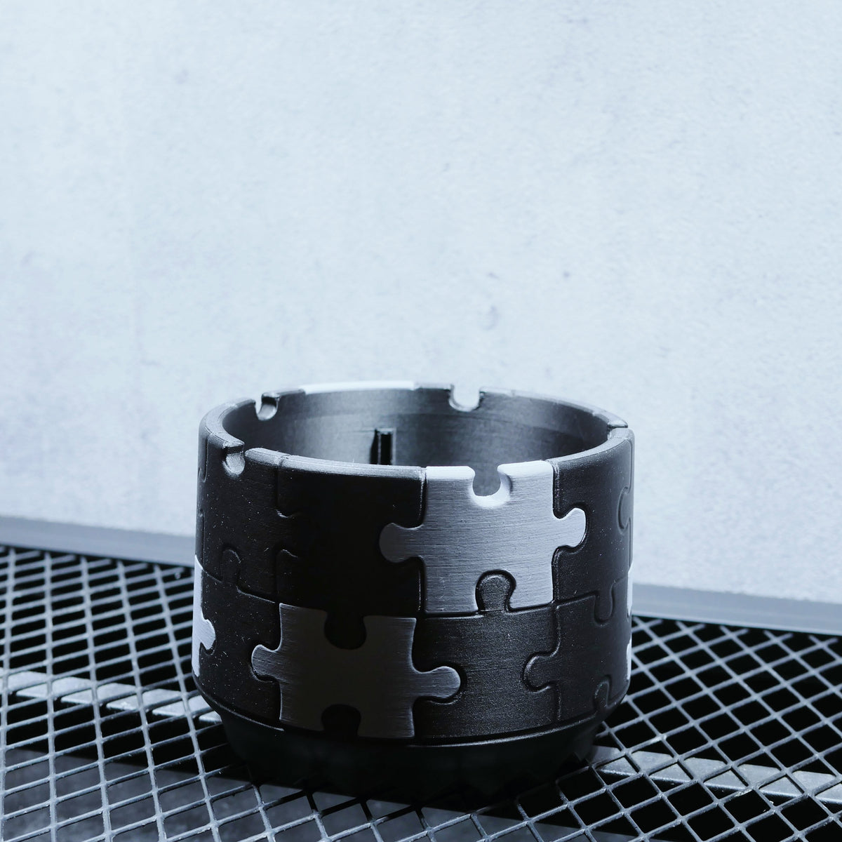 POT PUZZLE LIMITED SIZE M 4.5号サイズ鉢 マットブラック × アーバングレー 商品画像7｜SOCIAL PLANT WORKS