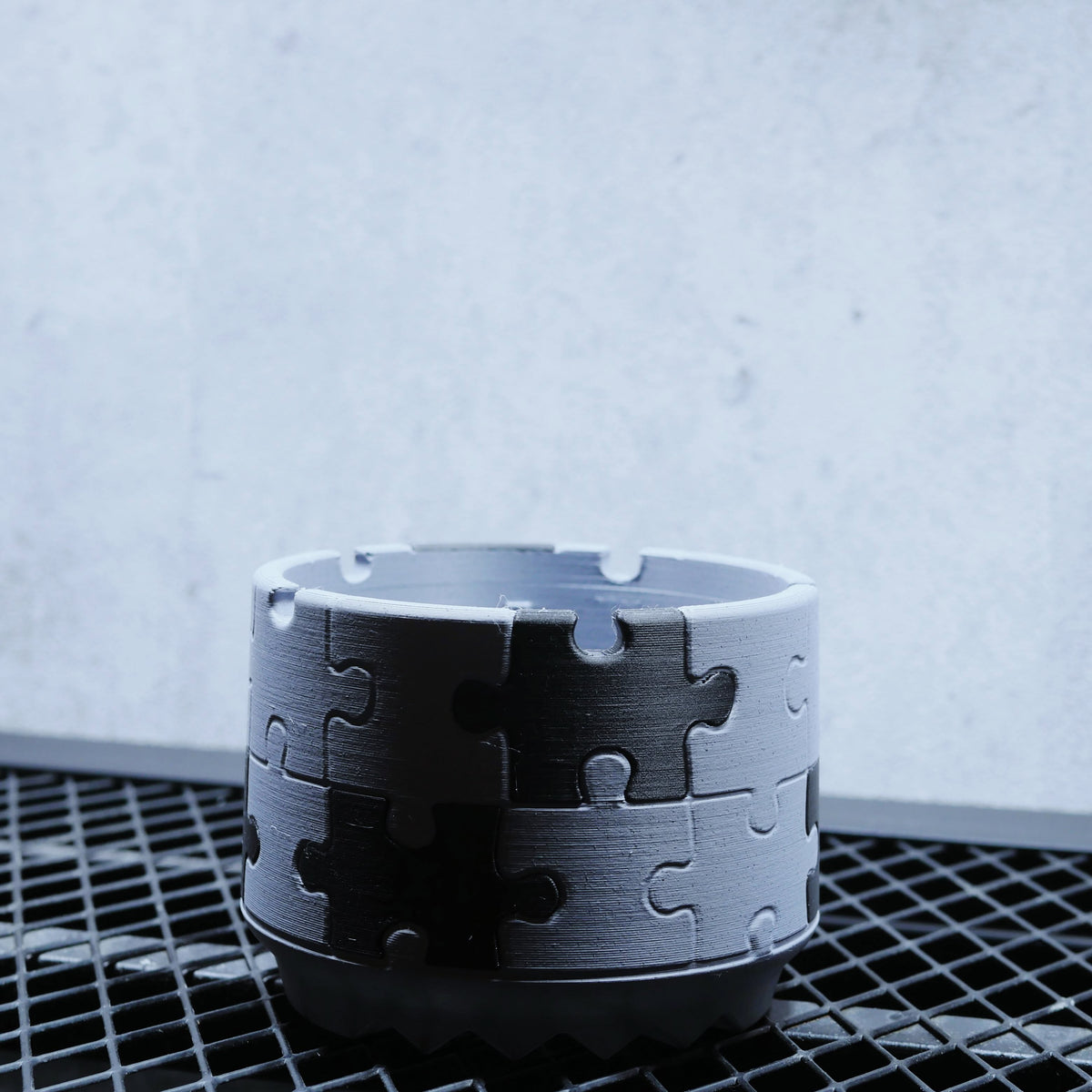 POT PUZZLE GREY LIMITED SIZE S 3.5号サイズ鉢 マットブラック × アーバングレー 商品画像8｜SOCIAL PLANT WORKS
