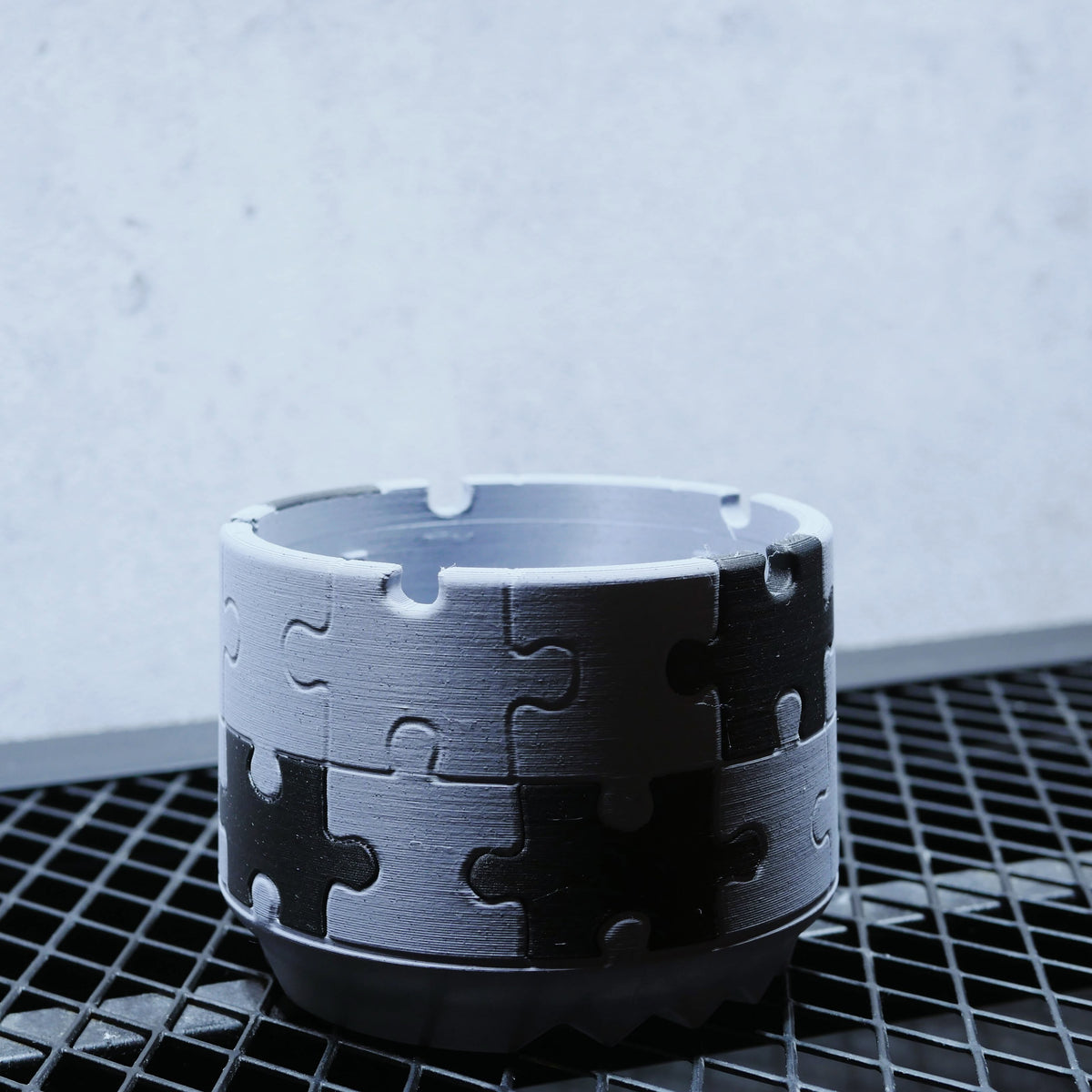 POT PUZZLE GREY LIMITED SIZE S 3.5号サイズ鉢 マットブラック × アーバングレー 商品画像7｜SOCIAL PLANT WORKS