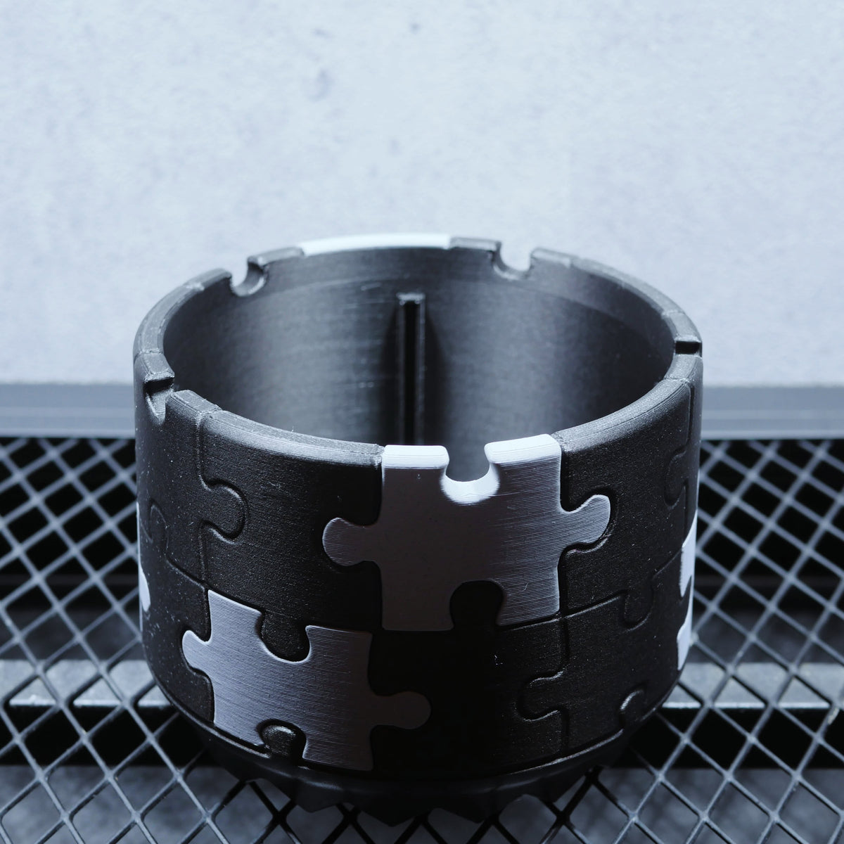POT PUZZLE LIMITED SIZE M 4.5号サイズ鉢 マットブラック × アーバングレー 商品画像8｜SOCIAL PLANT WORKS