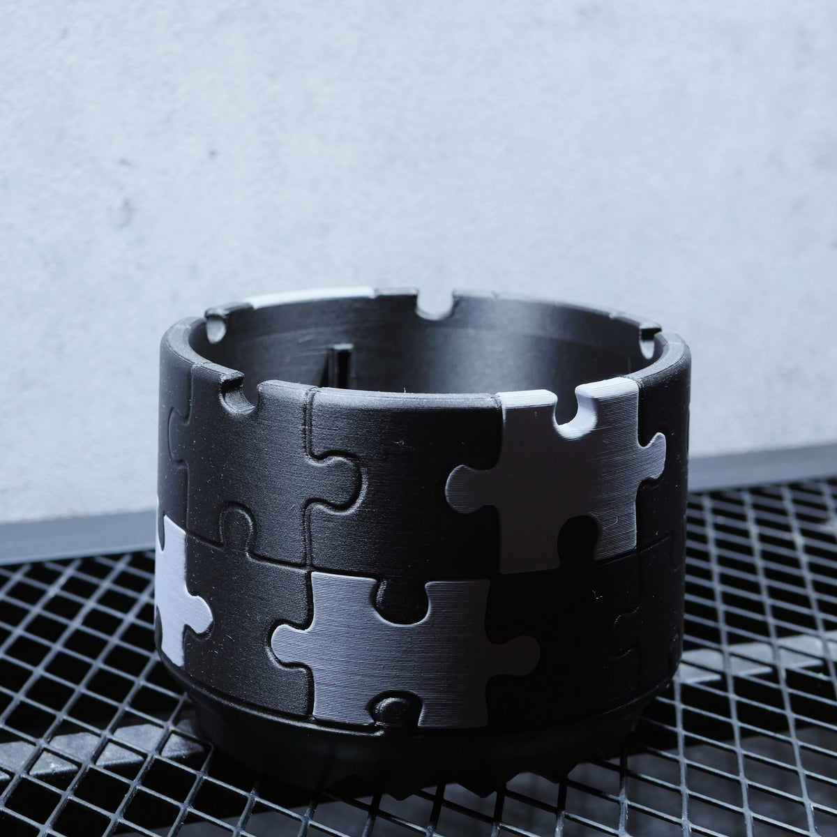 POT PUZZLE LIMITED SIZE M 4.5号サイズ鉢 マットブラック × アーバングレー 商品画像9｜SOCIAL PLANT WORKS