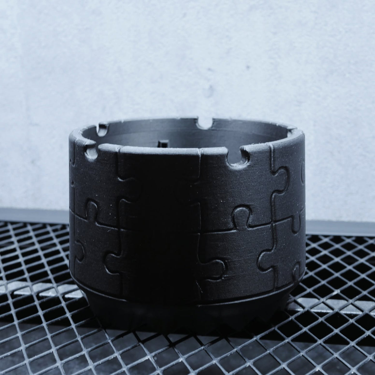 POT PUZZLE SIZE M 4.5号サイズ鉢 マットブラック 商品画像3｜SOCIAL PLANT WORKS