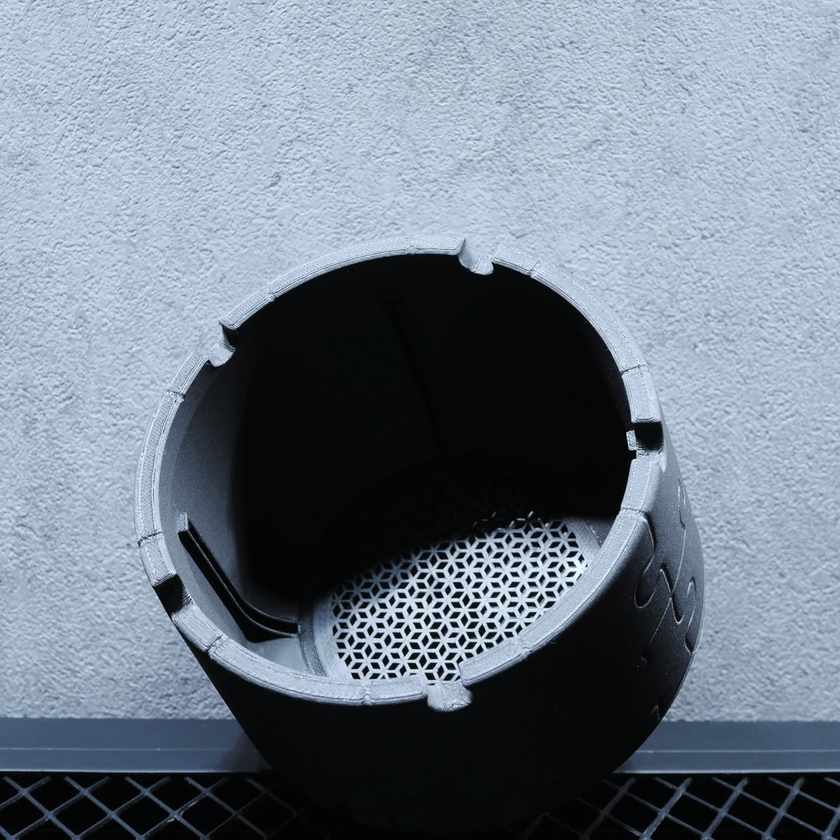POT PUZZLE SIZE M 4.5号サイズ鉢 マットブラック 商品画像5｜SOCIAL PLANT WORKS