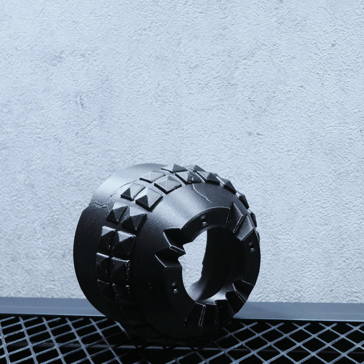 POT BROKEN STUD 鉢 マットブラック 着脱式ボトム 商品画像3｜SOCIAL PLANT WORKS