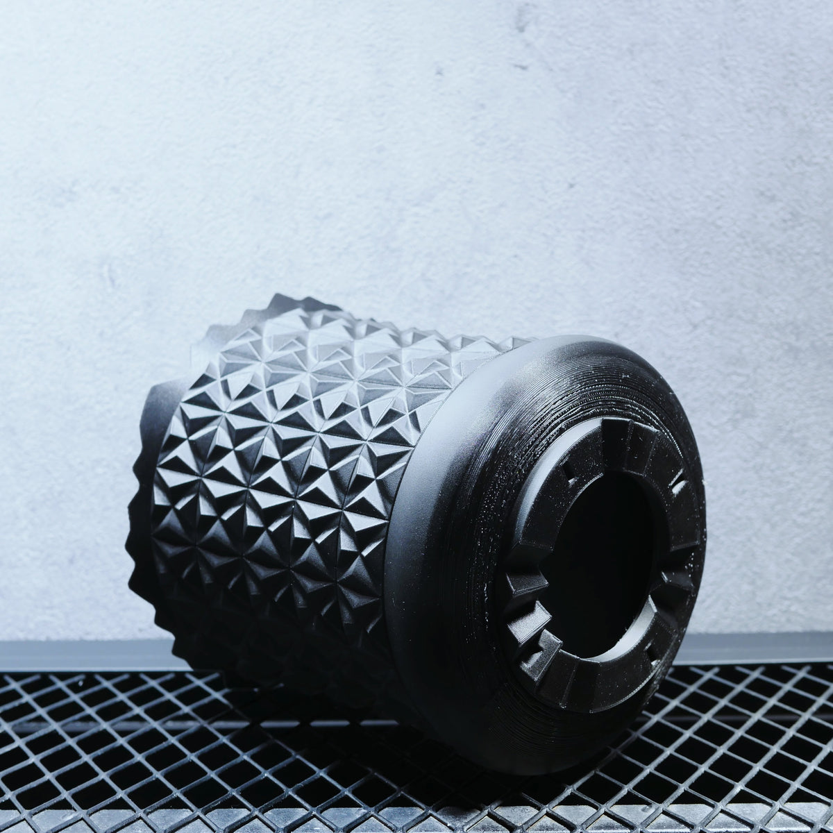 POT CROSS STUD 鉢 マットブラック 着脱式ボトム 商品画像3｜SOCIAL PLANT WORKS